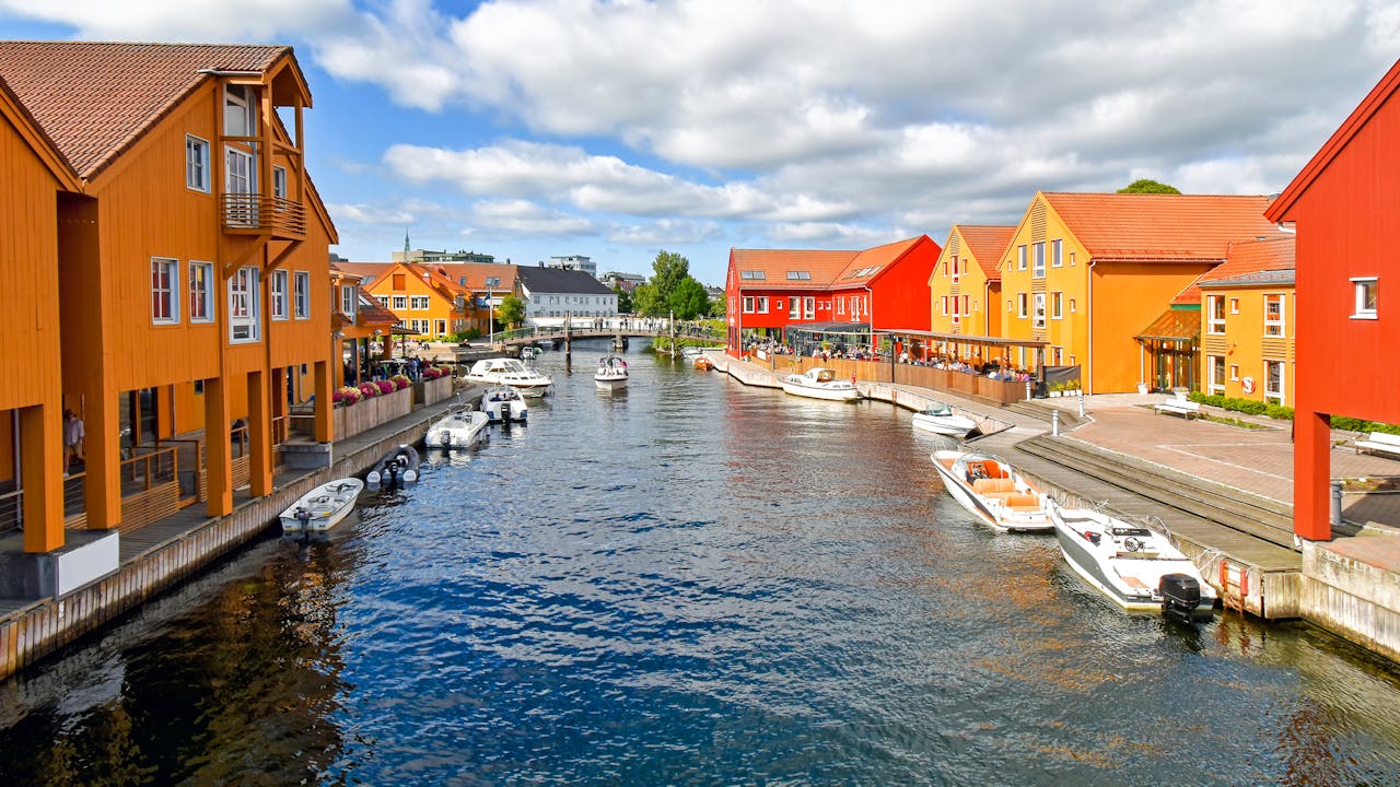 Stemningsbilde fra Odderøy kanalen Fiksebrygge i Kristiansand